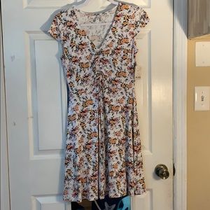 Cute dress that you could wear for Easter.